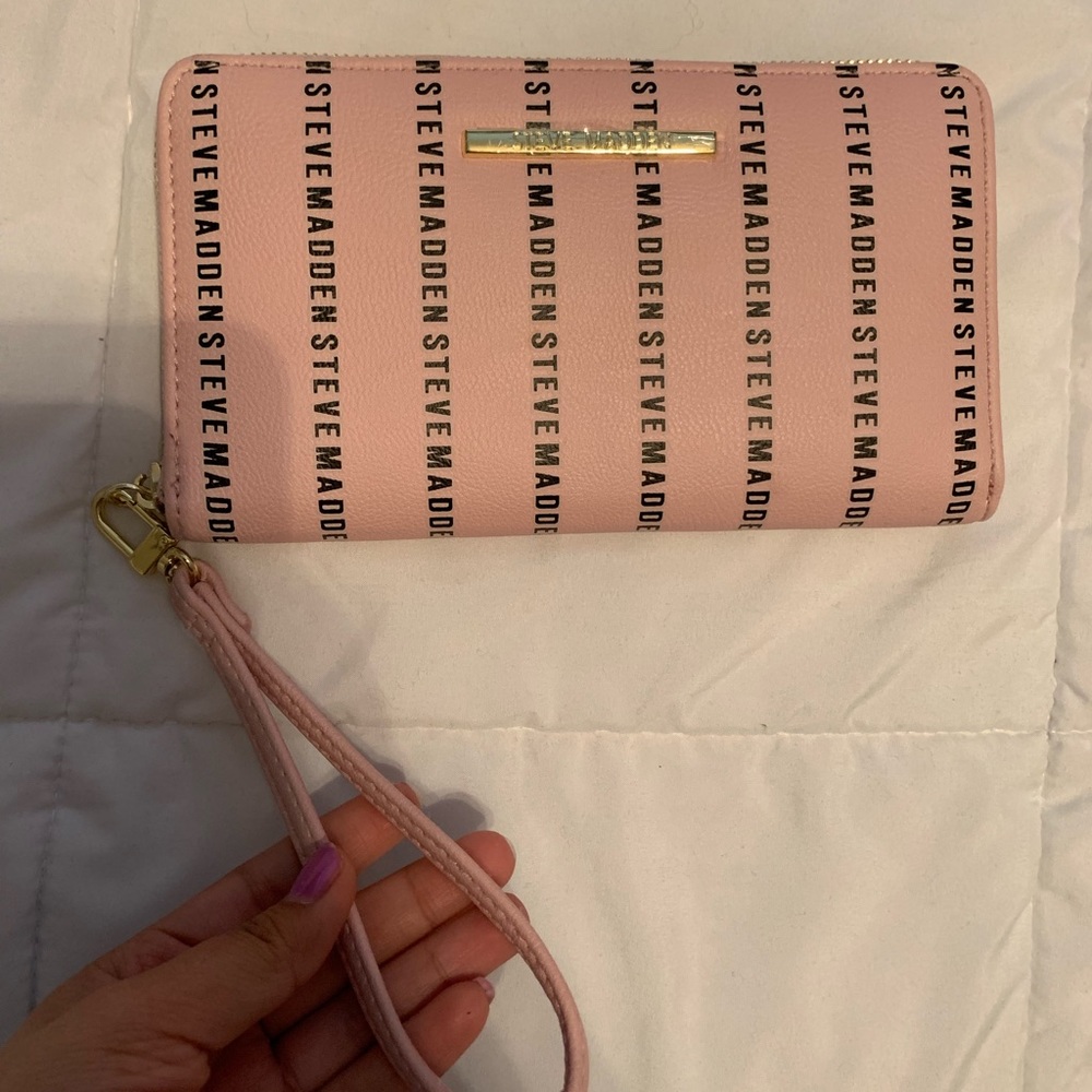 Steve Madden clutch/wallet - Picture 1 of 7